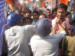 yuva-morcha-pradarshan